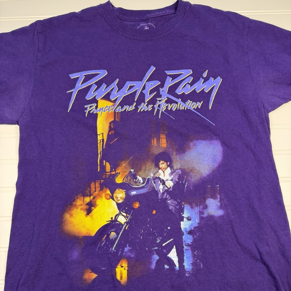 The Prince Estate Purple Rain World Tour‎ T-Shirt Women's Size Medium Purple GUC